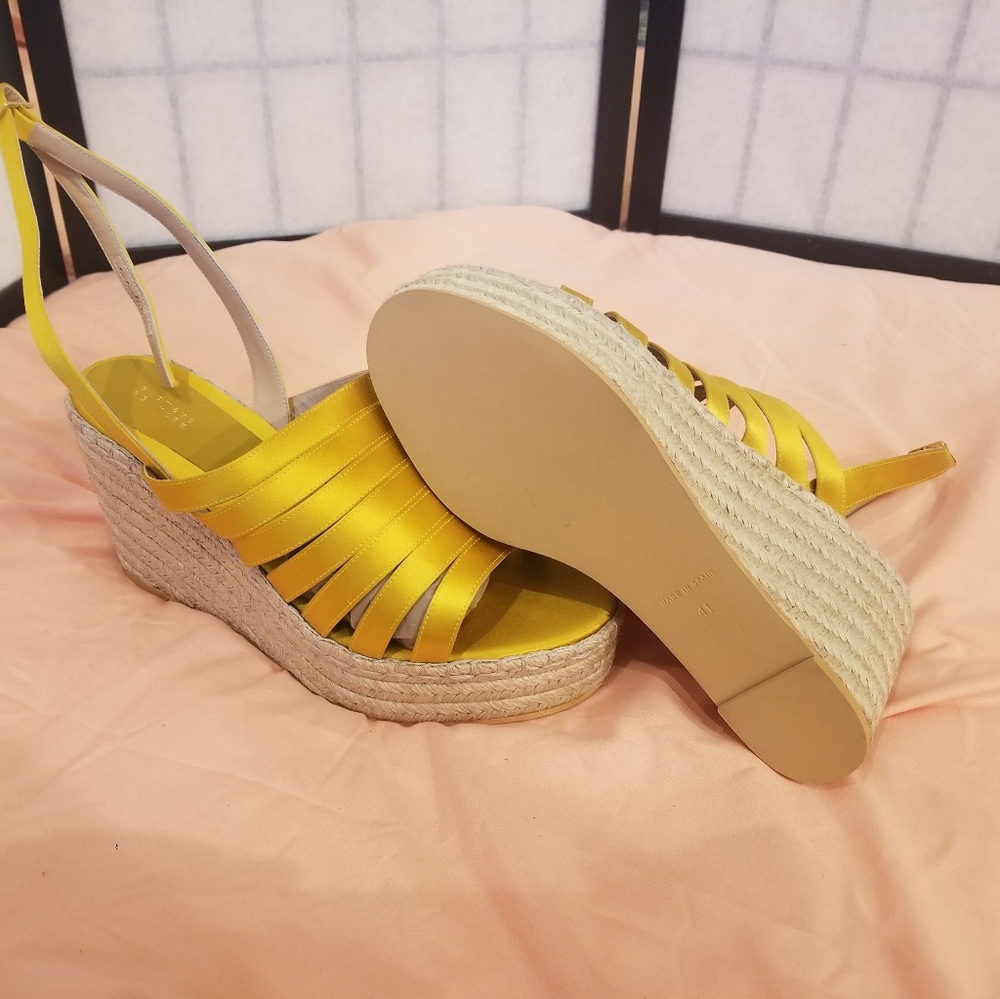 Barneys New York  Wedges - Picture 3 of 6
